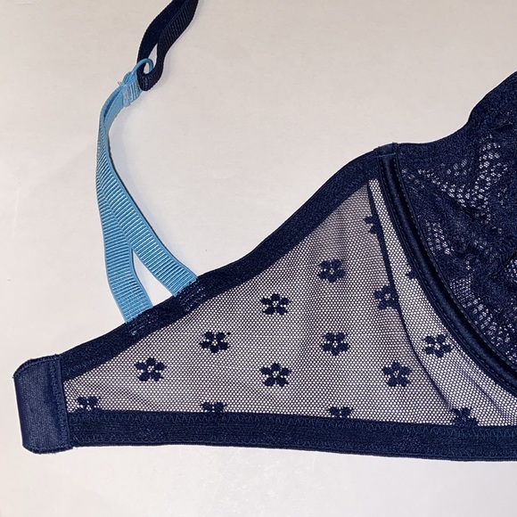 ~34E/F/G VGUC Victoria’s Secret Navy Lace Underwire Bra Lt Blue Navy Strap VS - Picture 5 of 12